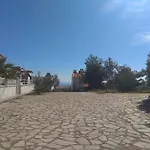 3 Bedroom House, 250m From Trikorfo Case de vacanță Gerakini