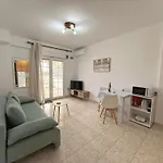 3 Bedroom House, 250m From Trikorfo