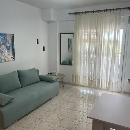 3 Bedroom House, 250m From Trikorfo 別荘 ゲラキニ