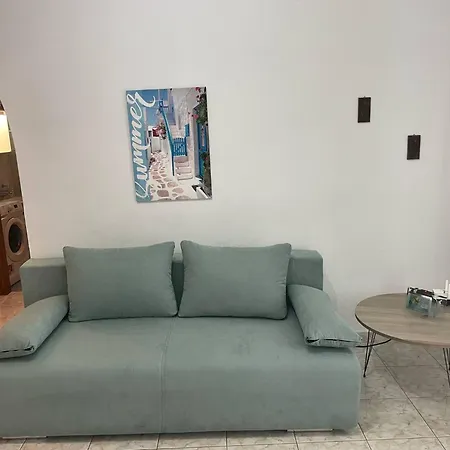 3 Bedroom House, 250m From Trikorfo *