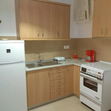 別荘 3 Bedroom House, 250m From Trikorfo ゲラキニ