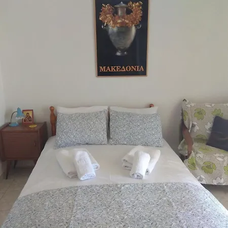 3 Bedroom House, 250m From Trikorfo 別荘 *