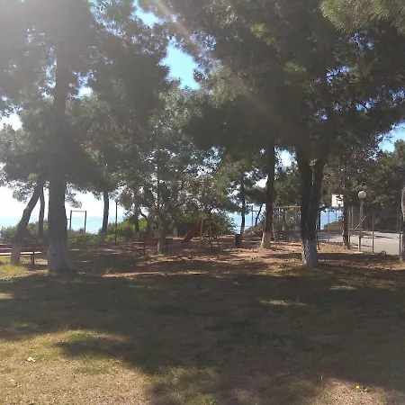 3 Bedroom House, 250m From Trikorfo