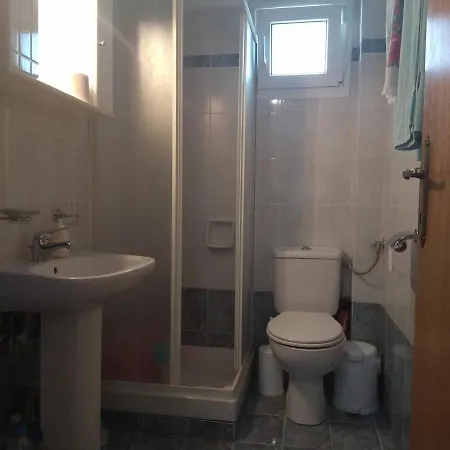 3 Bedroom House, 250m From Trikorfo *
