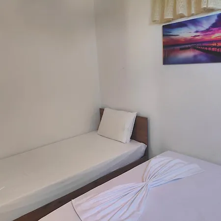 3 Bedroom House, 250m From Trikorfo ゲラキニ