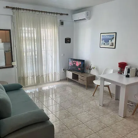 Prázdninový dům 3 Bedroom House, 250m From Trikorfo *