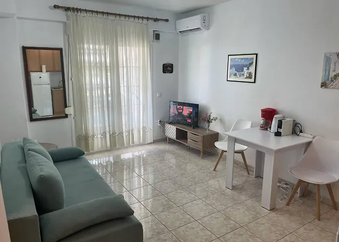 Case de vacanță 3 Bedroom House, 250m From Trikorfo *