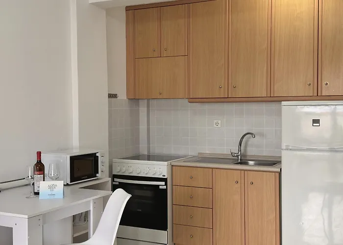3 Bedroom House, 250m From Trikorfo Hébergement de vacances *