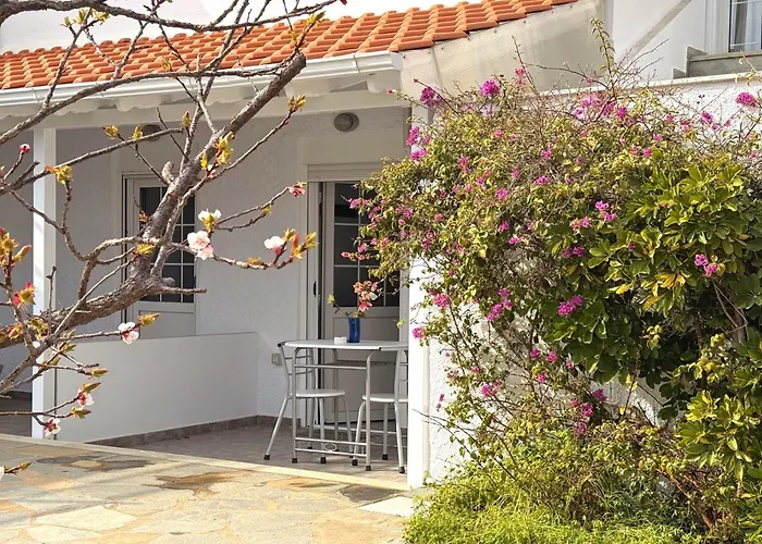 Hébergement de vacances 3 Bedroom House, 250m From Trikorfo Gerakini