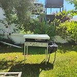 3 Bedroom House, 250m From Trikorfo Gerakini