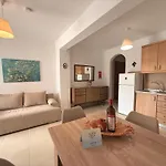 Casa de Férias 3 Bedroom House, 250m From Trikorfo *