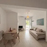 3 Bedroom House, 250m From Trikorfo * Gerakini
