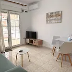 3 Bedroom House, 250m From Trikorfo Casa de Férias