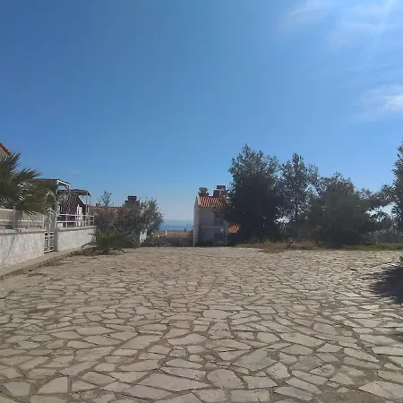 3 Bedroom House, 250m From Trikorfo Casa vacanze Gerakini