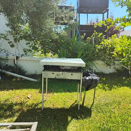 3 Bedroom House, 250m From Trikorfo Gerakini