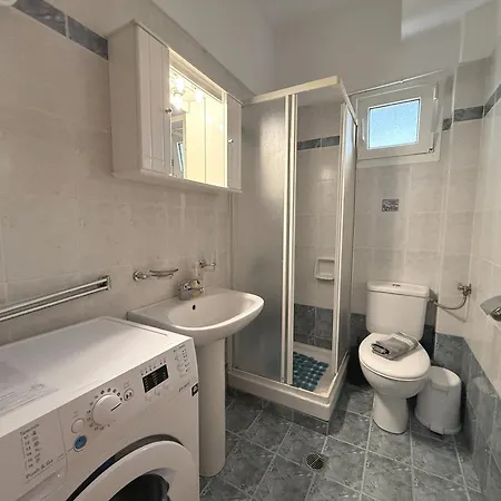 3 Bedroom House, 250m From Trikorfo Casa vacanze *