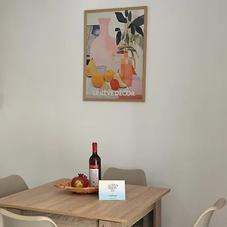 3 Bedroom House, 250m From Trikorfo Casa vacanze