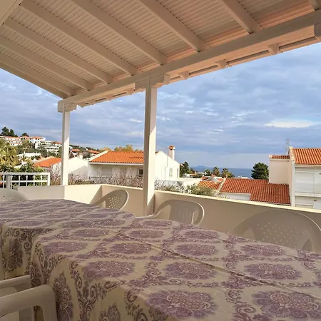 Casa vacanze 3 Bedroom House, 250m From Trikorfo Gerakini