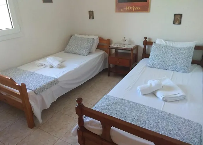 3 Bedroom House, 250m From Trikorfo * Γερακινή