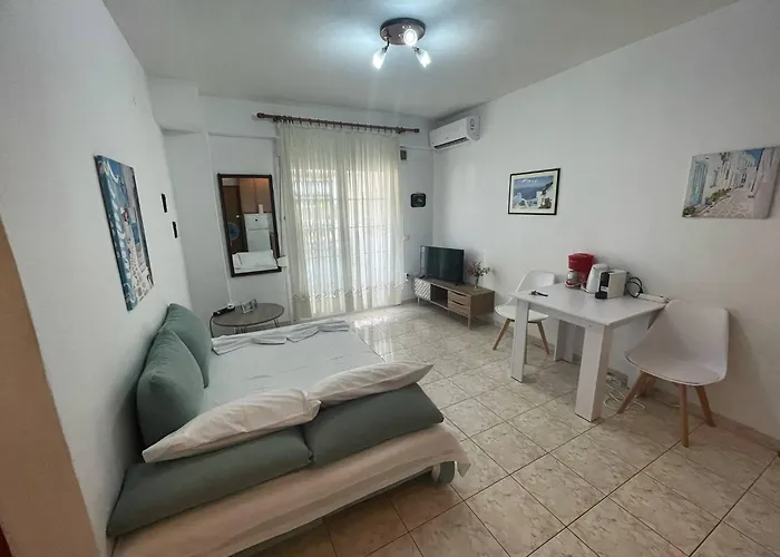 3 Bedroom House, 250m From Trikorfo * Γερακινή